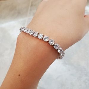 Gorgeous cubic zirconia diamond bracelet NWT